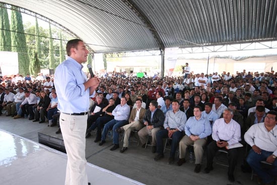Rafael Moreno Valle llama a la corresponsabilidad para abatir la pobreza