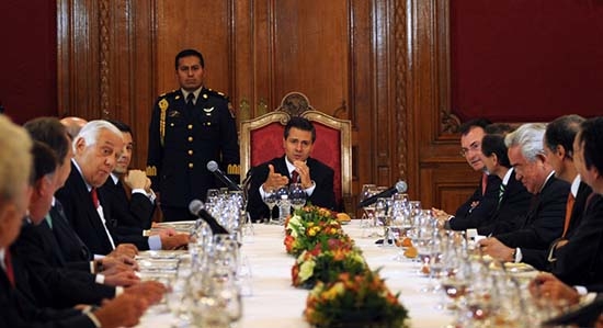Peña Nieto celebra inversiones privadas de 27 mil mdd