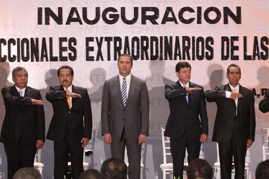 Renovación del SNTE marcada por irrupción de disidentes