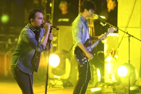Reik cumplió con velada romántica a sus fans poblanas