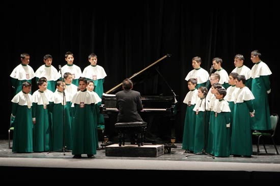 Niños Cantores de Puebla celebran con lleno 45 aniversario
