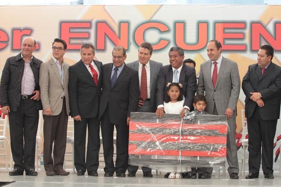 SNTE y Panal muestran músculo en la BUAP