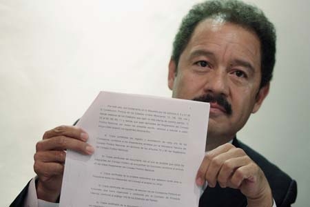 Marín manipula Consejo Político del PRI a favor de Zavala, acusa Mier
