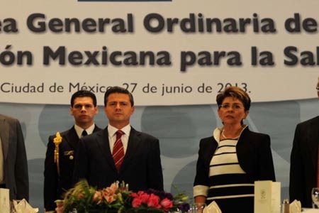 Peña Nieto afirma que la salud es un derecho humano, no sólo laboral