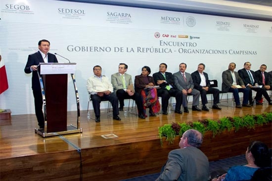 Pacto por México debe seguir, advierte Osorio Chong