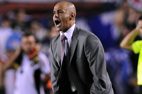 Fantasma Figueroa sería el nuevo director técnico de La Franja