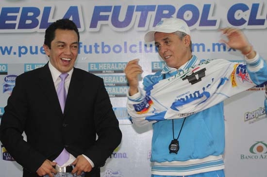 Sergio Bueno es presentado como nuevo DT de La Franja