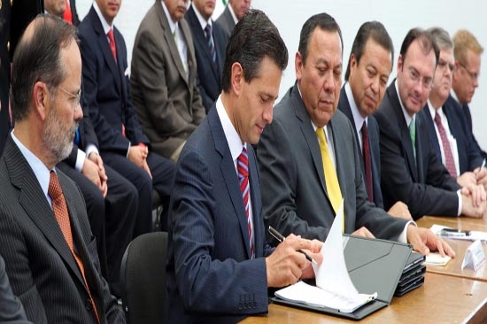 ¿En qué consiste la reforma financiera propuesta por Peña Nieto?