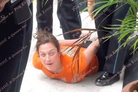 Diana Golden fue detenida ebria en aeropuerto de Cancún