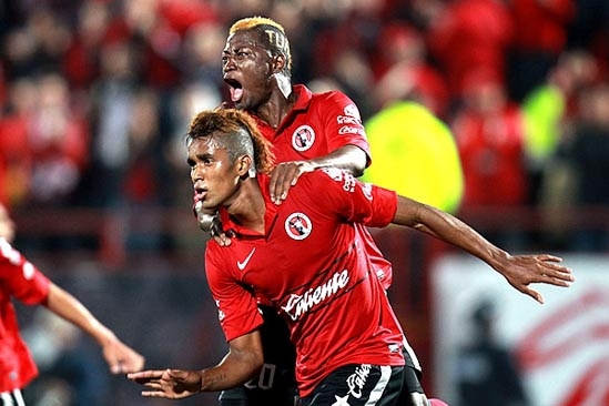 Xolos muerde primero y derrota 2-1 a Toluca en la final de la Liga MX