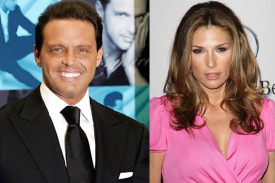 Luis Miguel recibe año nuevo con Daisy