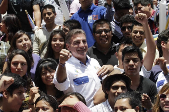Tony Gali realiza foro de participación juvenil con estudiantes de la BUAP