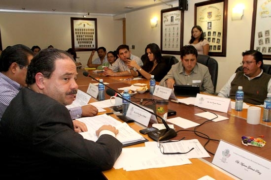 Funcionarios públicos con licencia perderán fuero en Puebla
