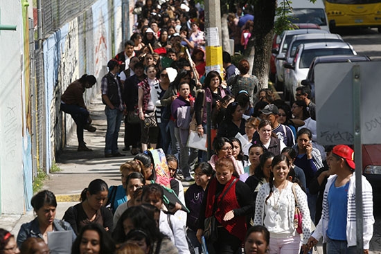 Puebla: 11 mil 700 profesores concursaron por 162 plazas y 419 horas