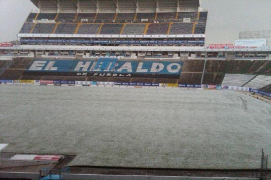 Granizada pinta a Puebla de blanco