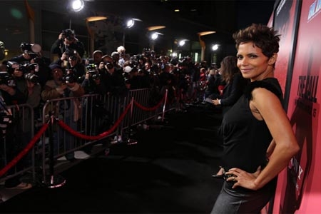 Halle Berry acusa a Hollywood de machista