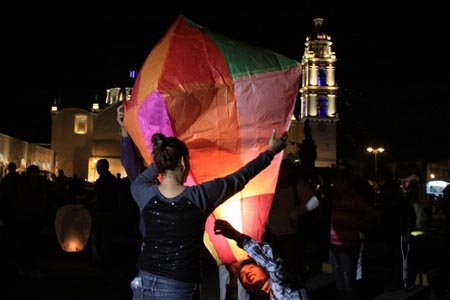 Globos de cantoya en Cholula para recibir la primavera