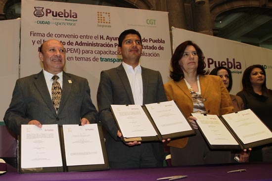 Ayuntamiento de Puebla signó convenio con el IAPEM en materia de transparencia