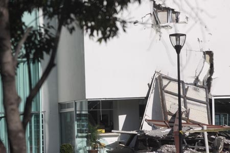 Colapsó parte de techo de la Biblioteca Central BUAP