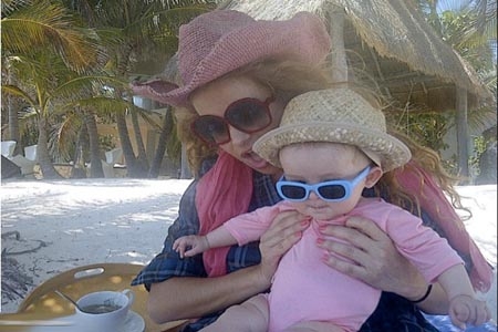 Paulina Rubio celebra el 10 de mayo