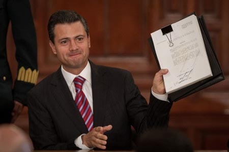 Peña Nieto promulga nueva Ley de Amparo