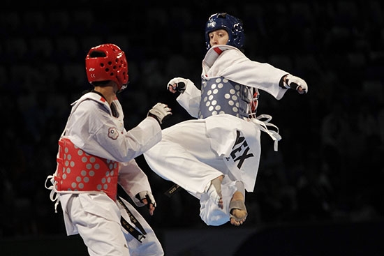 Mundial de TKD en Puebla: Damián Villa aseguró medalla y está en semifinales