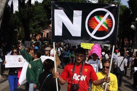Poca asistencia en marcha #YoSoy132 en Puebla