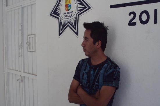 Detienen a miembro del equipo del priísta Juan Taylor por destruir propaganda del PAN