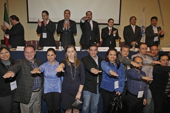 Micalco llega al PAN; RMV anuncia coalición; Martha Érika, al CDE