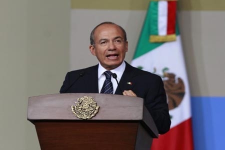 Calderón pide a los mexicanos apoyar a Peña Nieto