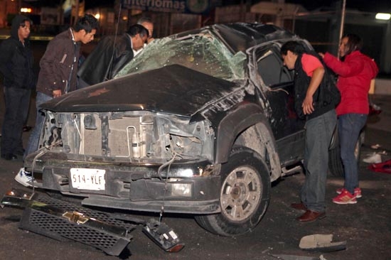 Dos muertos y cinco heridos, saldo de volcadura en Romero Vargas