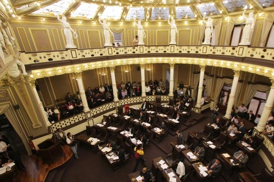 Diputados de Puebla quieren voto electrónico y nuevas oficinas