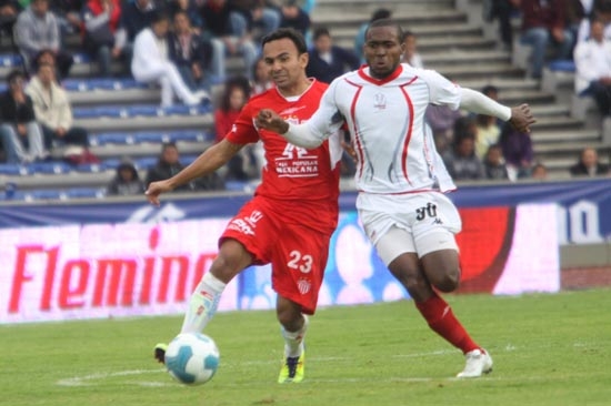 Lobos BUAP en crisis, perdió 1-2 en la inauguración del estadio de CU
