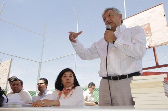 AMLO censura apoyo de RMV a Antonio Gali