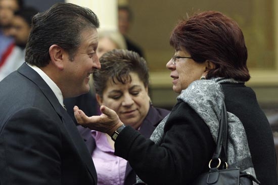 Aguinaldos: diputados de 90 mil, regidores de a 52 mil pesos