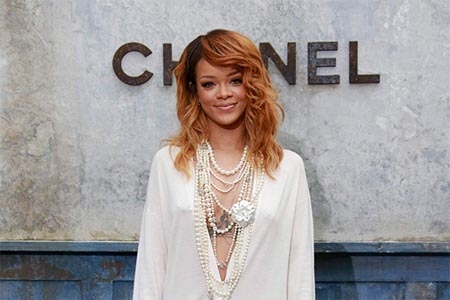 Rihanna conquistó Paris con sexy atuendo