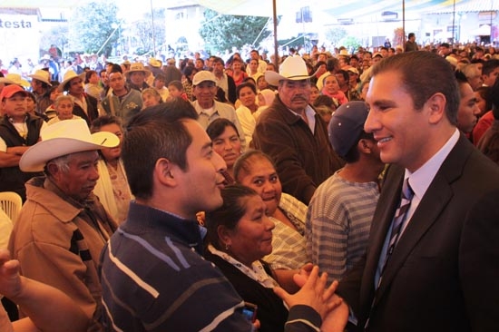 Moreno Valle anuncia inversión de mil mdp para pueblos indígenas