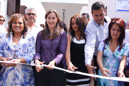 Martha Erika Alonso reinauguró estancia para adultos mayores en San Pedro Cholula