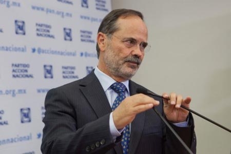 PAN se fractura por liderazgo en el Senado