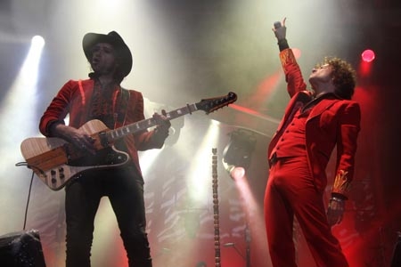 Enrique Bunbury, Licenciado Cantinas prendió a sus fans poblanos