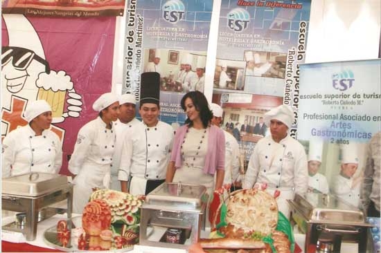 Escuela de Turismo Roberto Cañedo aumenta prácticas profesionales