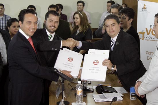 PRI y PVEM forman alianza Mover a Puebla