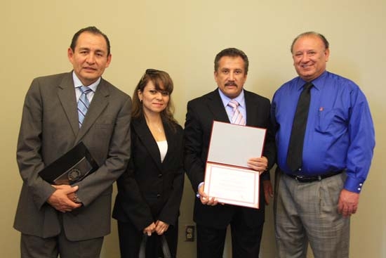 Enrique Agüera obtiene el posdoctorado en la Universidad de Nuevo México