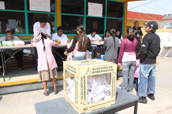 Sin incidentes elecciones extraordinarias en Romero Vargas y La Resurrección