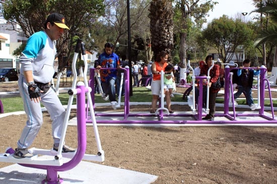 Comuna inauguró el octavo gimnasio al aire libre en San José Mayorazgo