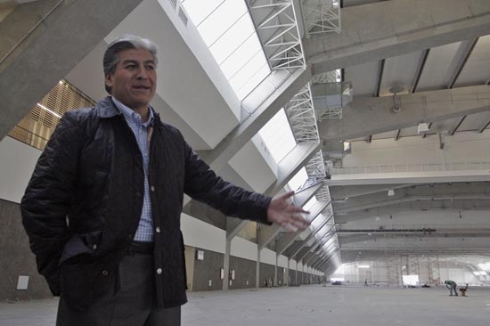 Empresas que dejaron inconcluso el Centro Expositor siguen sin sanción