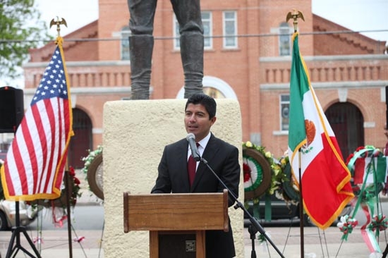 Edil de Puebla celebra el 5 de mayo en San Antonio, Texas
