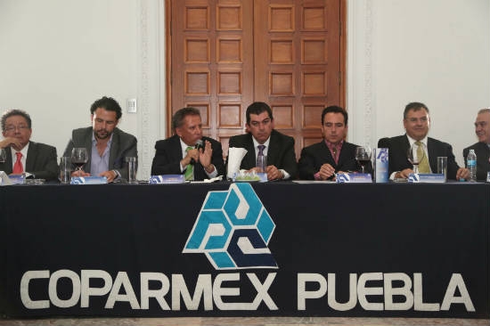 Agüera ofrece un gobierno solidario con los empresarios de Puebla
