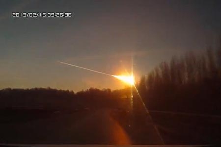Cayó meteoro en Rusia, hay mil personas heridas