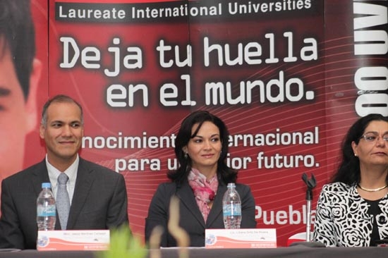 Liliana Ortiz participó en el foro “Mujeres Emprendedoras 2011” en la UVM